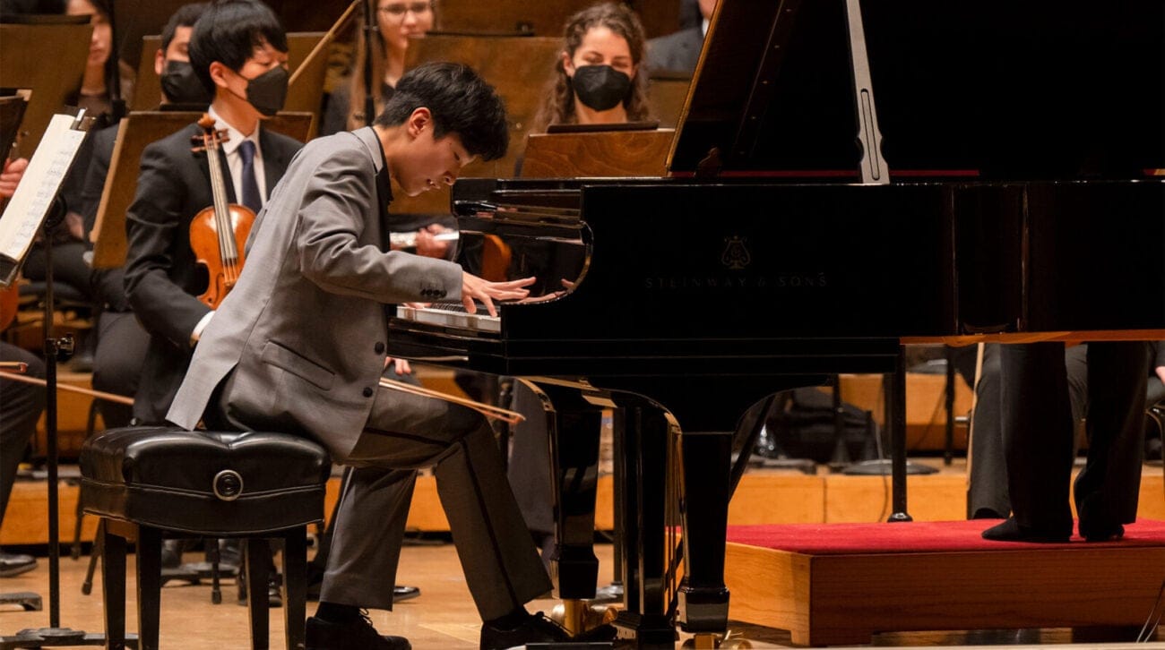 pianist Noah Kim onstage at symphony center