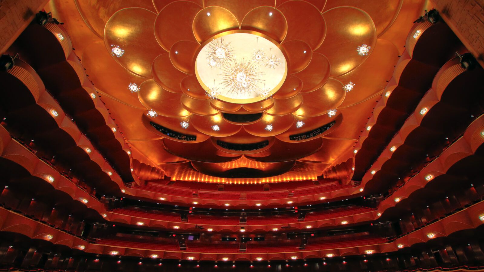 Met Opera stagehands to return to work after lockout | WFMT