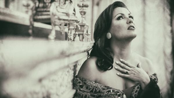 Anna Netrebko out of Met Opera over her support of Putin