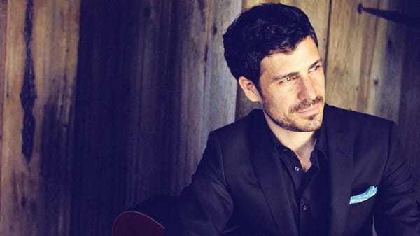 Pablo Villegas, guitar