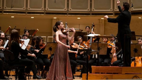 Violinist Isabella Brown Wins 2020 Crain-Maling Foundation Chicago Symphony Orchestra Young Artists Competition