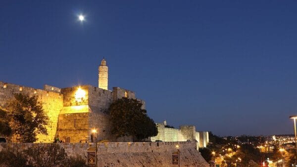 O, Jerusalem! Crossroads of Three Faiths with Apollo's Fire