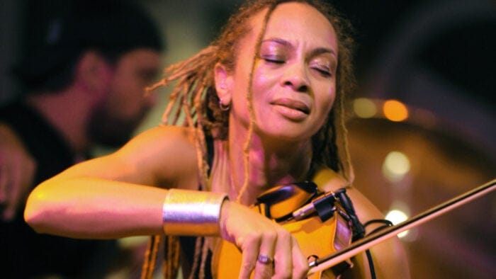 Anne Harris blues and roots singer songwriter violinist