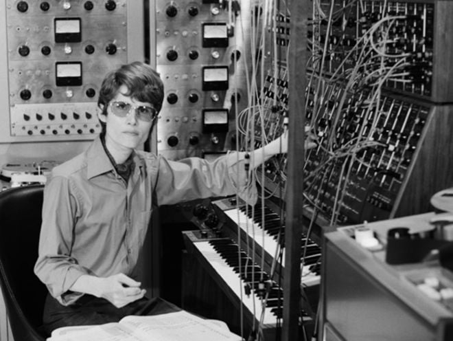Wendy Carlos with a Moog synthesizer int he late 1960s (Source: horrorpedia)