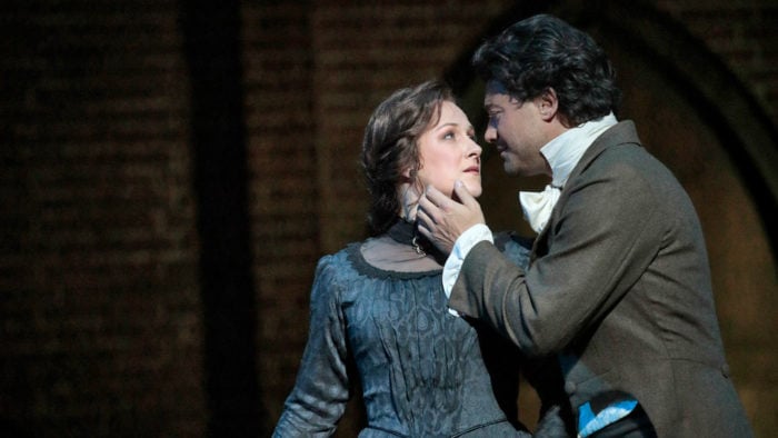 Vittorio Grigolo as Hoffmann and Diana Damrau as Antonia (Photo: Ken Howard)