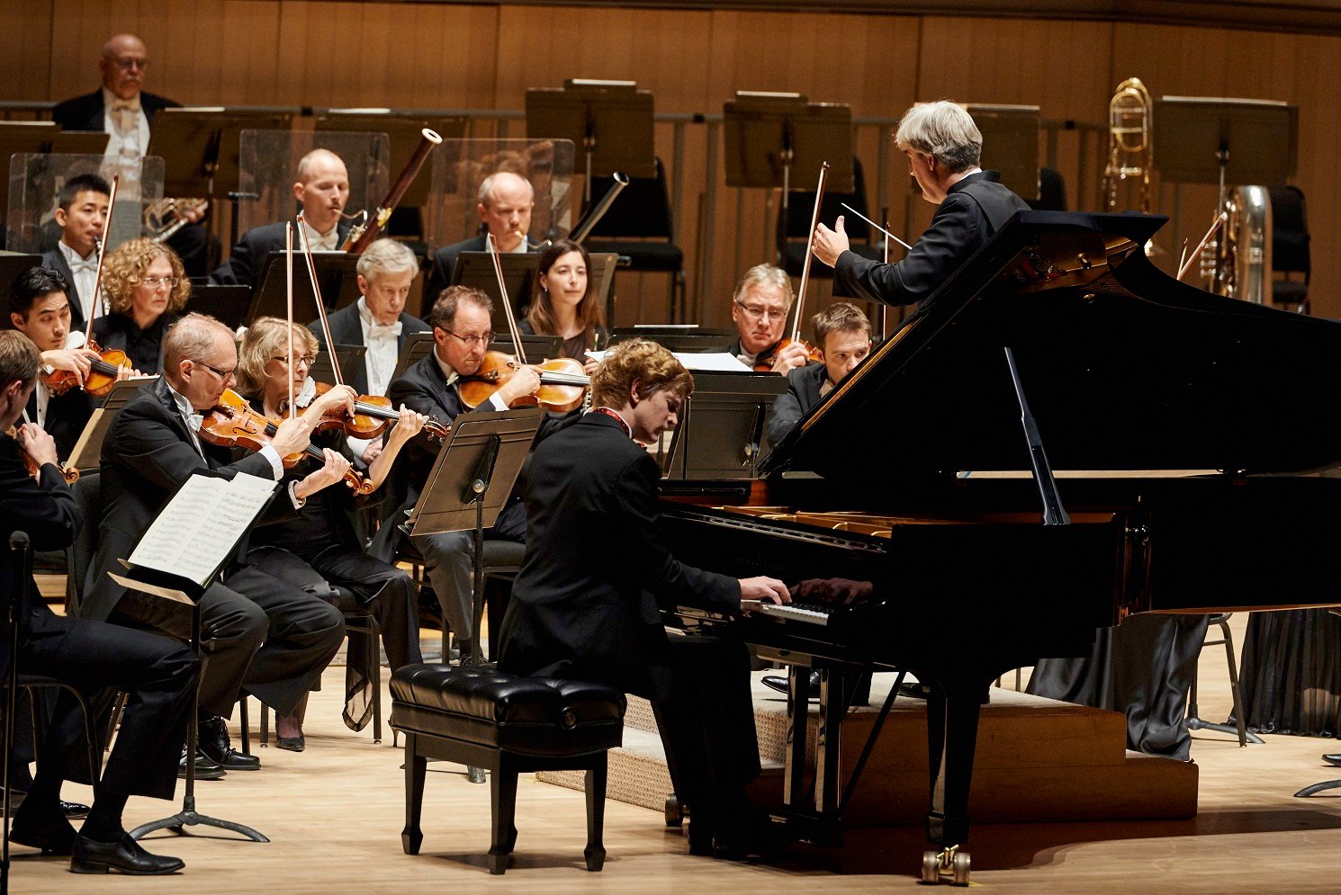 Jan Lisieki performs with the TSO