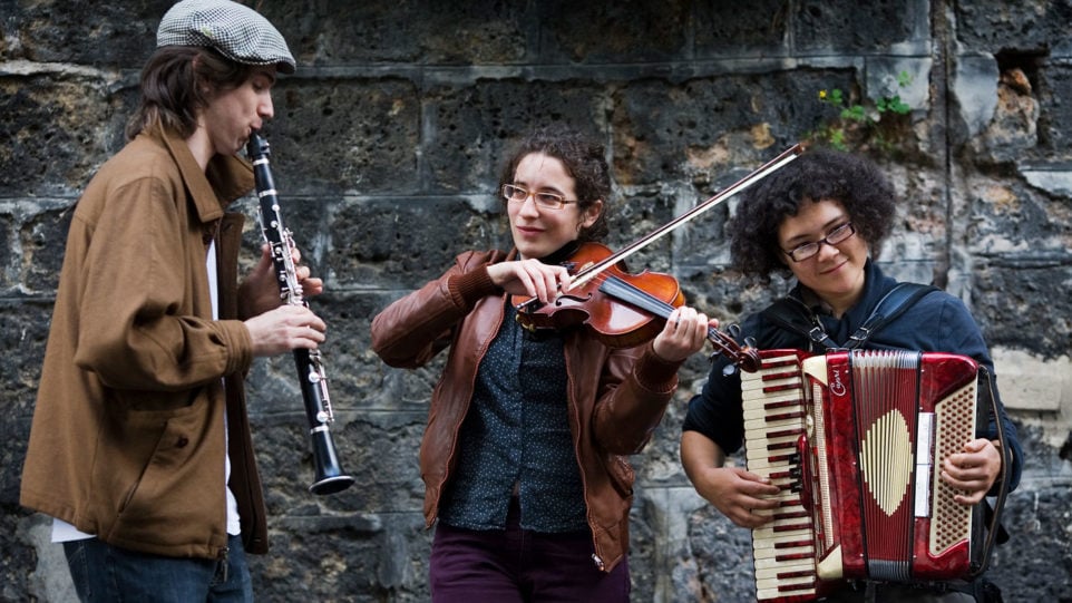 Street musicians improvising