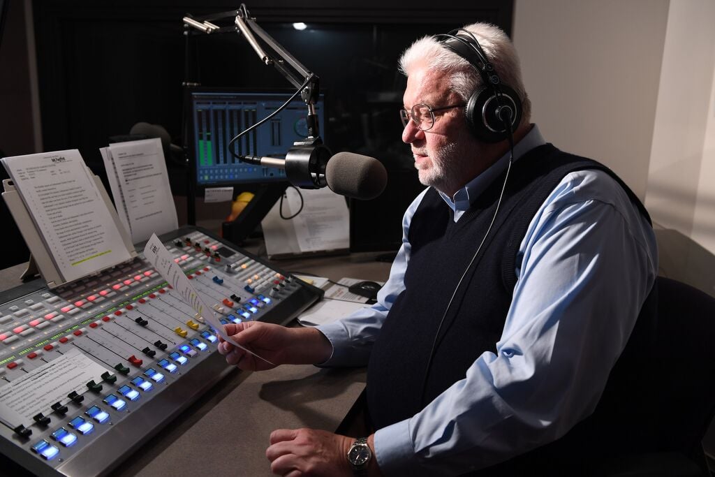 Classical morning host Carl Grapentine to retire from WFMT