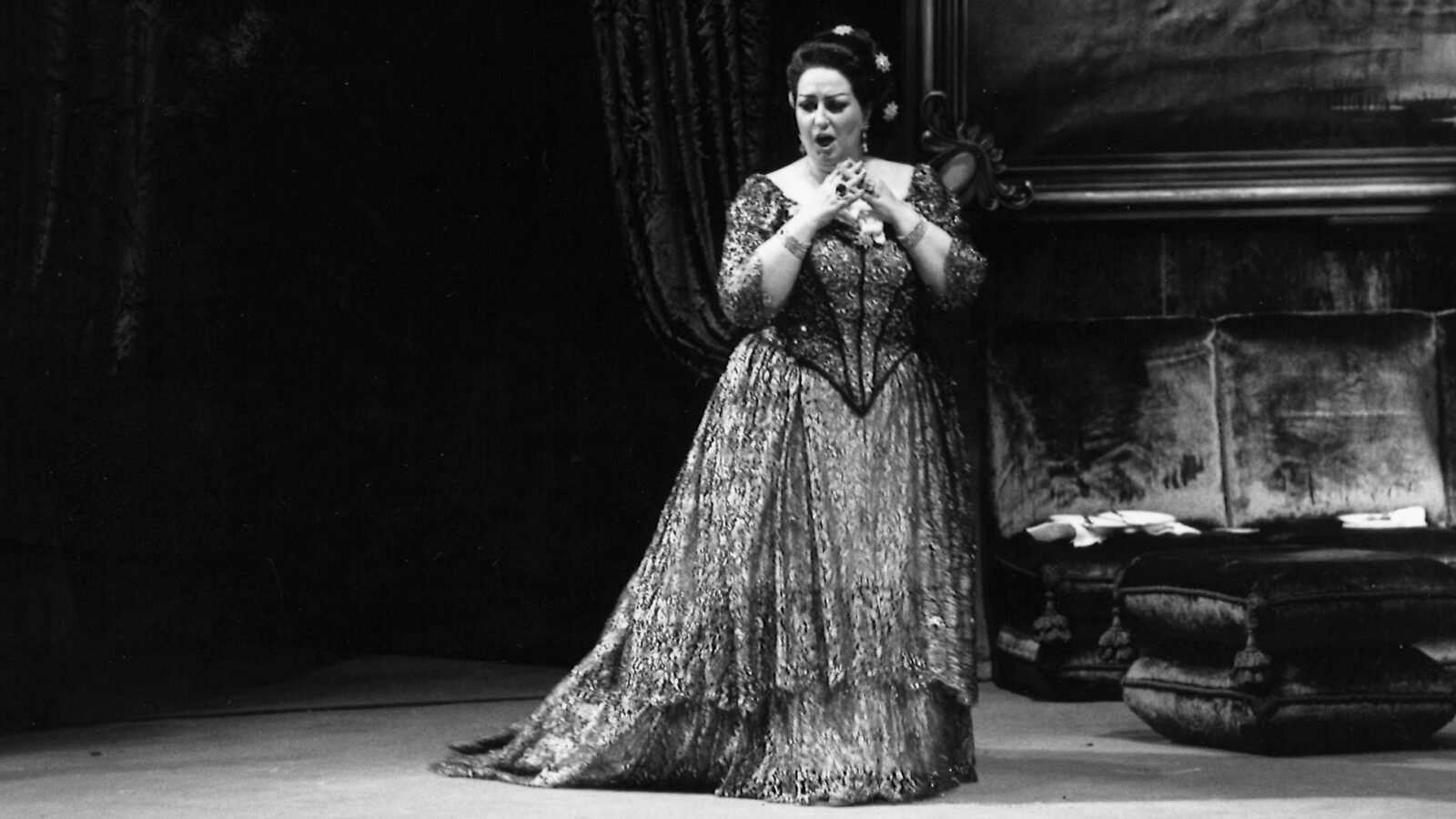 In 1970, Montserrat Caballé performed in Lyric Opera of Chicago's <i>La traviata</i>, her Lyric debut. (Photo: David H. Fishman/Lyric Opera of Chicago)