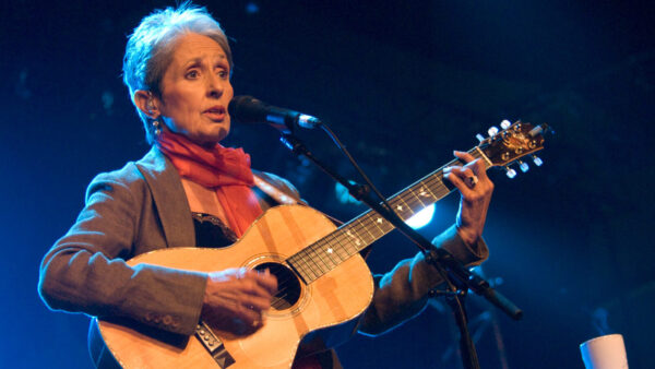 Joan Baez (11/09/1989) Joan_Baez,_Cambridge_Festivals_2001-2014_(966537353)
