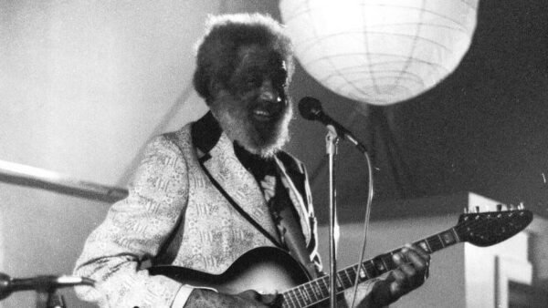 Video: Jazz Humorist Slim Gaillard Takes on 'Clair de lune' Slim_Gaillard_16-9