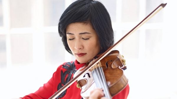 Jennifer Koh Plays Lutosławski 3 Jennifer Koh by Juergen Frank
