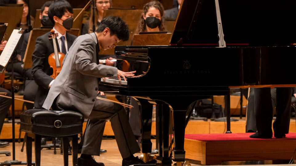 pianist Noah Kim onstage at symphony center