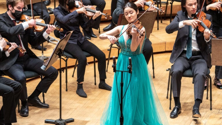 Esme Arias-Kim and the Civic Orchestra of Chicago