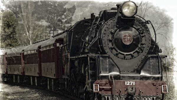 locomotive-222174_1280