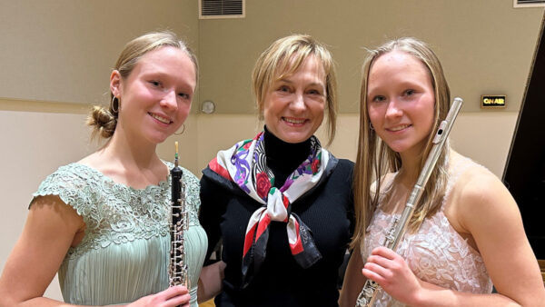 Encore broadcast | Isabel Edgcomb, 18, flute & Anna Edgcomb, 18, oboe Anna Edgcomb Lyudmila Lakisova Isabel Edgcomb 16x9