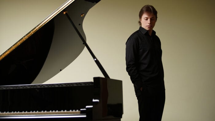 Ilya Shmukler, piano
