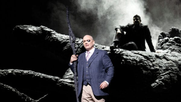 Christopher Maltman (Wotan) Sean Panikkar (Loge) Das Rheingold © 2023 ROH Photo by Monika Rittershaus-169
