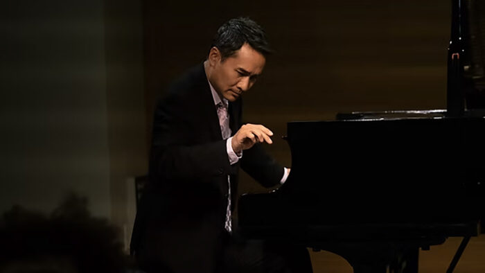 Pianist Kuang-Hao Huang (photo by Karjaka studios)