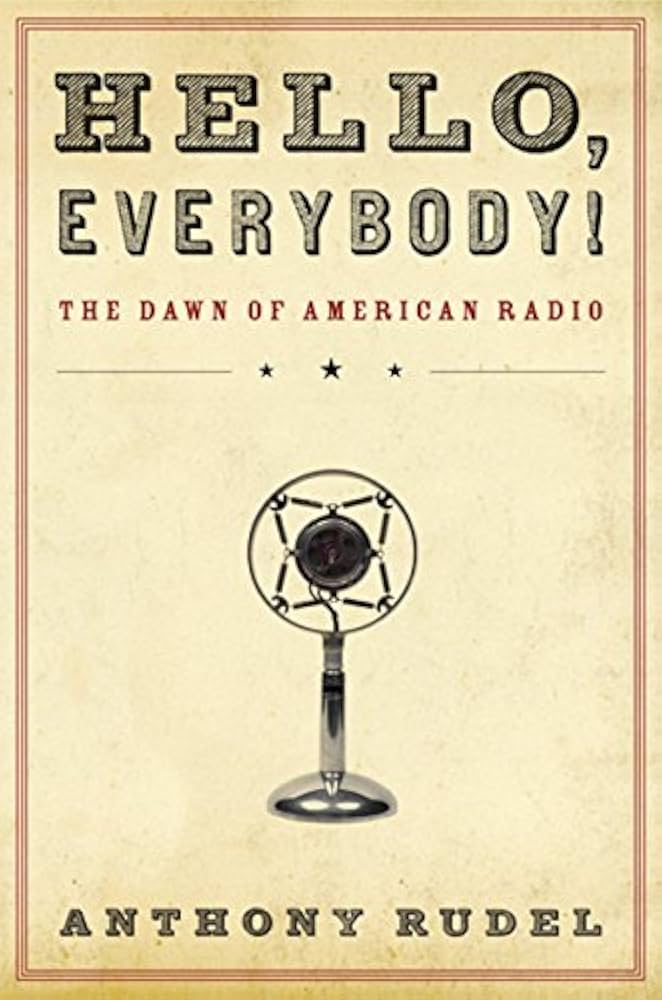illustration old fashioned microphone