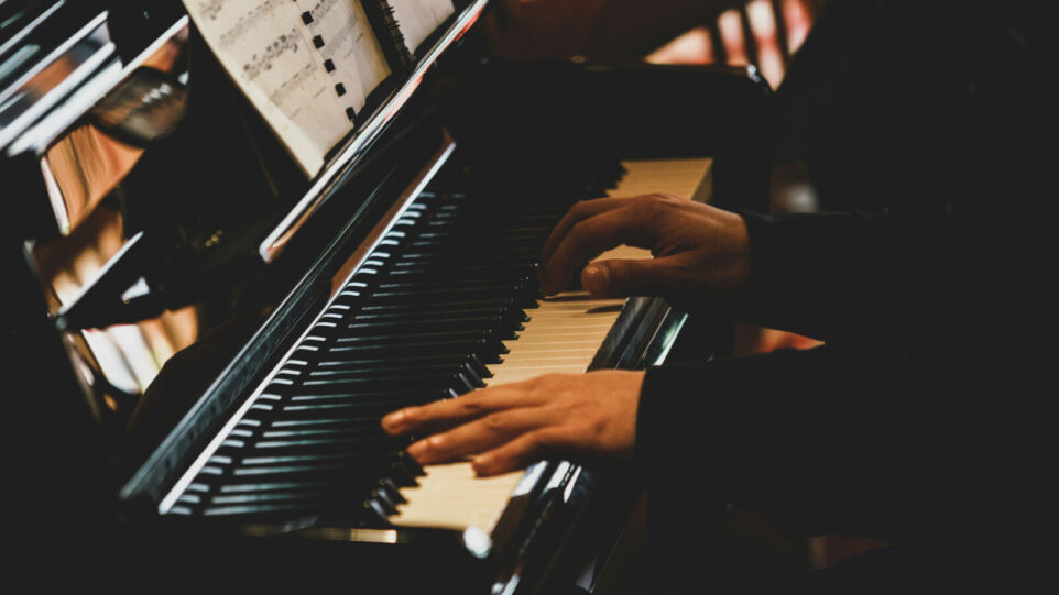 A pianist at the keyboard